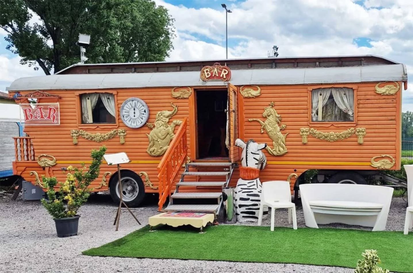 Tra gusto e memoria, un viaggio nella caravan bistrot “Da Nandino”.

🎪 www.circoitalia.it