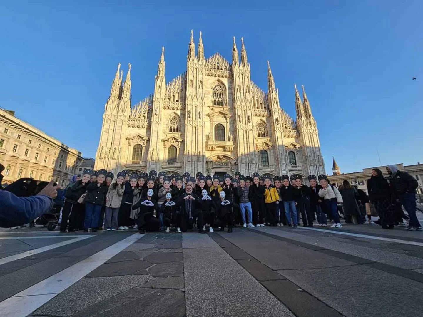 Un flash mob per Moira Orfei anima il cuore di Milano.

🎪 www.circoitalia.it