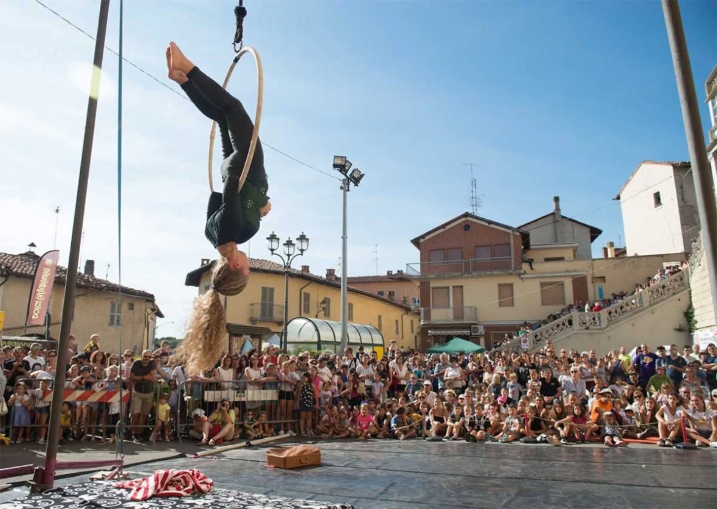 Poesia e acrobazie tra meraviglia e immaginazione. E’ “SaltinPiazza” 2025

🎪 www.circoitalia.it